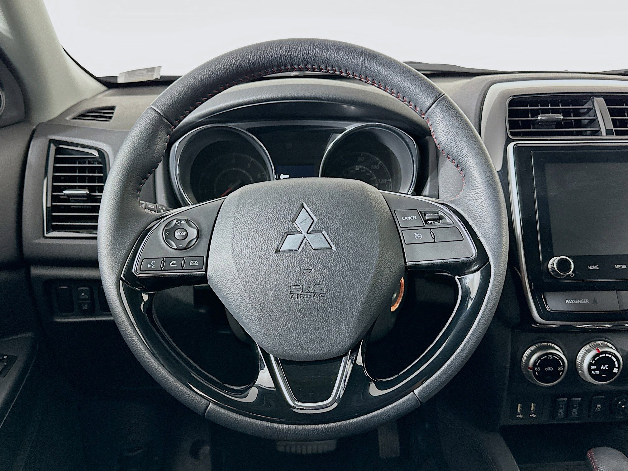 Used 2025 Mitsubishi Outlander Sport LE image 17