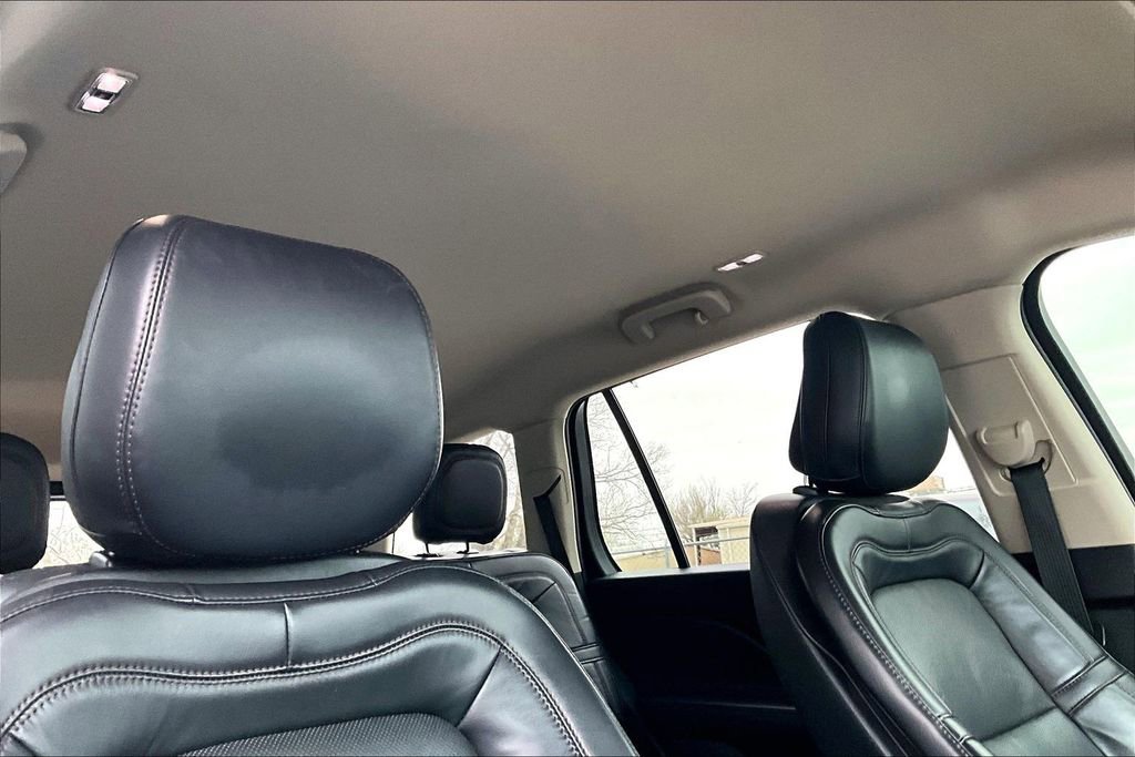 Used 2020 Lincoln Aviator Reserve image 22
