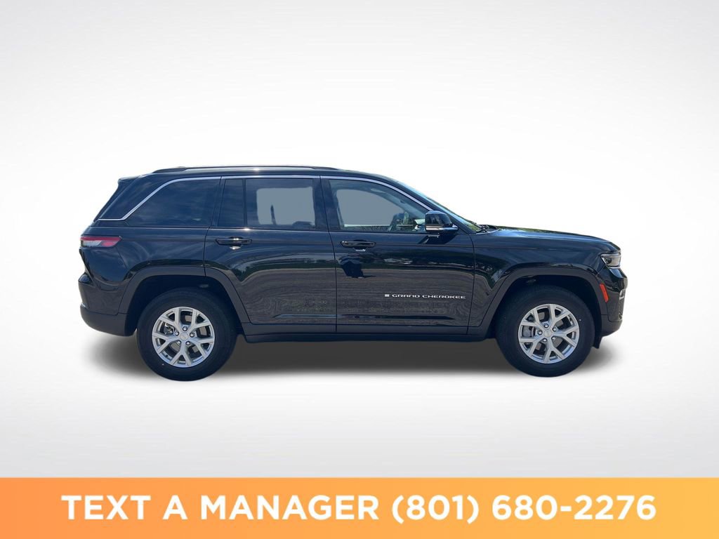Used 2023 Jeep Grand Cherokee Limited w/ Trailer Tow Prep Group (B) AWD/4WD image 6