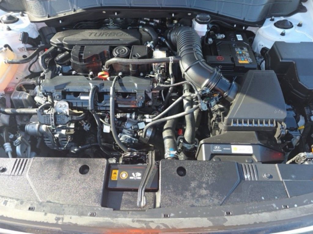 Used 2024 Hyundai Kona Limited AWD/4WD image 17
