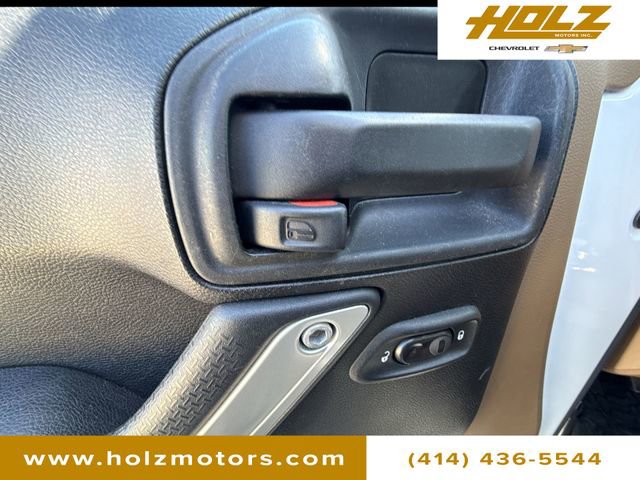 Used 2014 Jeep Wrangler Unlimited Sahara w/ Connectivity Group image 3