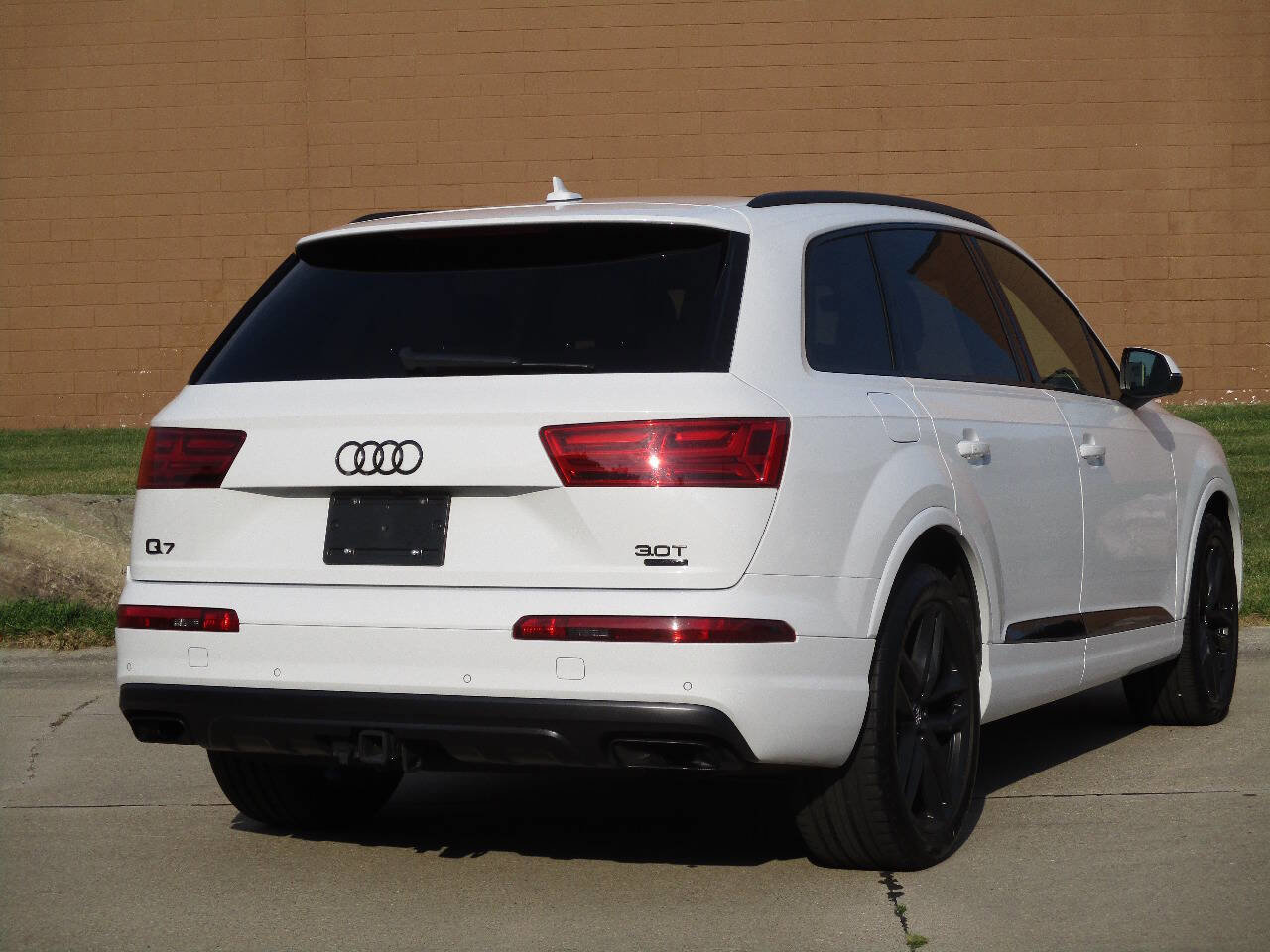 Used 2017 Audi Q7 3.0T Prestige w/ Prestige Package image 8