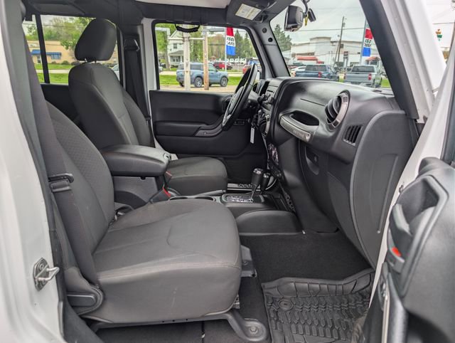 Used 2018 Jeep Wrangler Unlimited Sport S AWD/4WD image 12