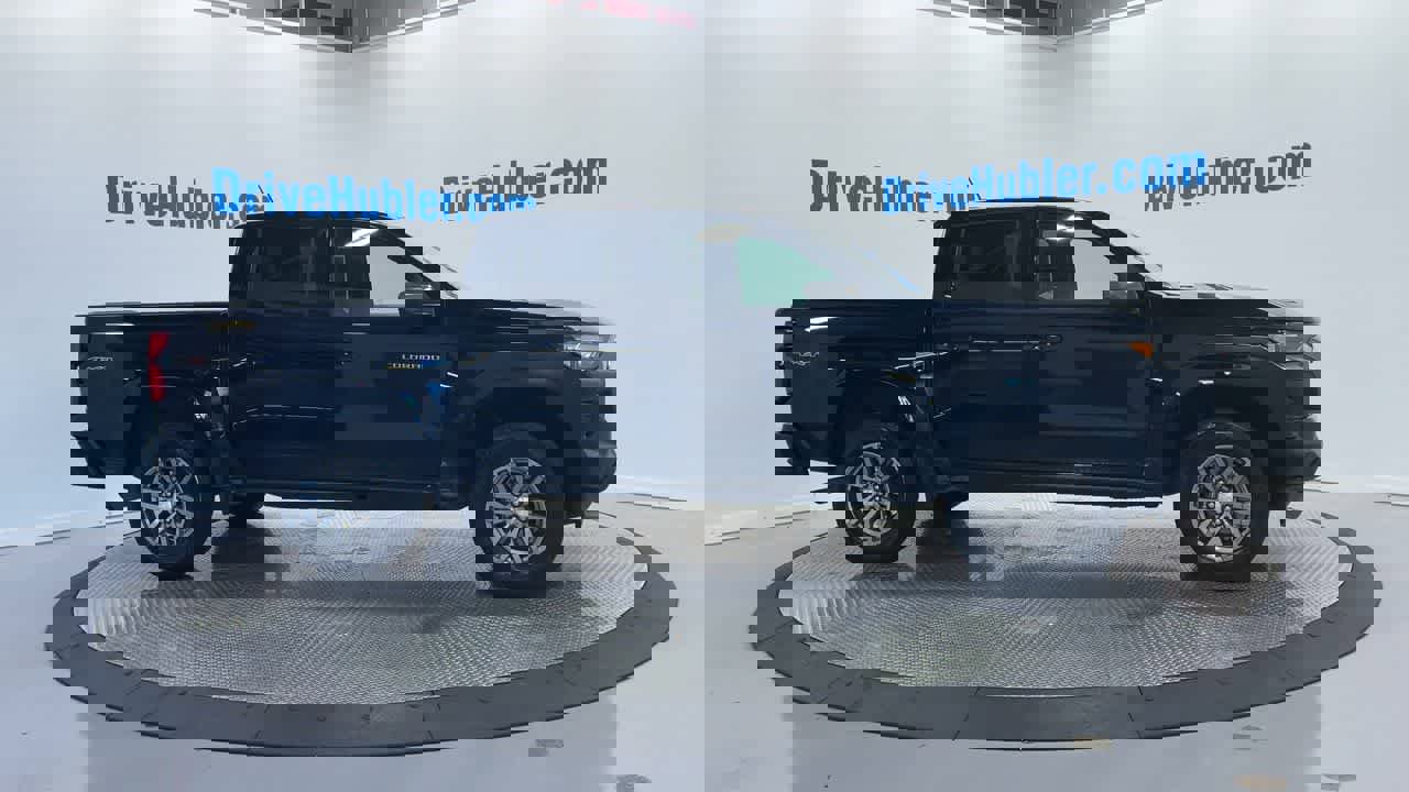 Used 2024 Chevrolet Colorado LT w/ LT Convenience Package III image 4