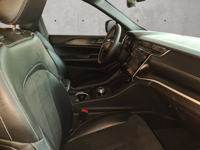 Used 2023 Jeep Grand Cherokee L Altitude AWD/4WD image 30