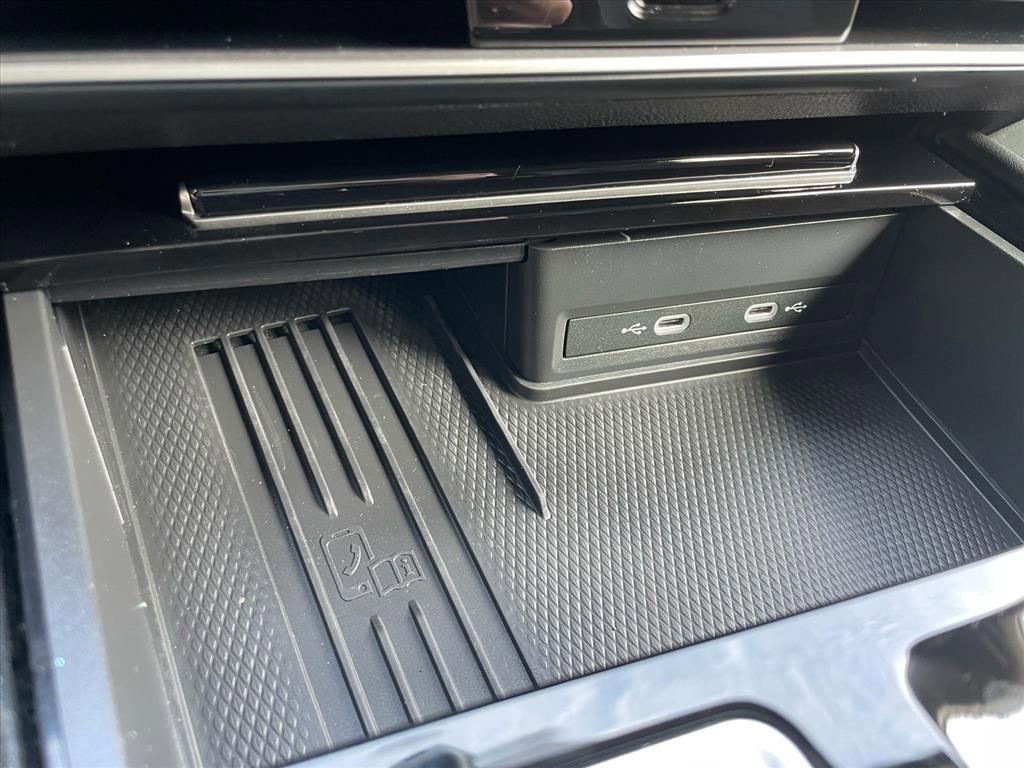 Certified 2025 Volkswagen Atlas SE image 14