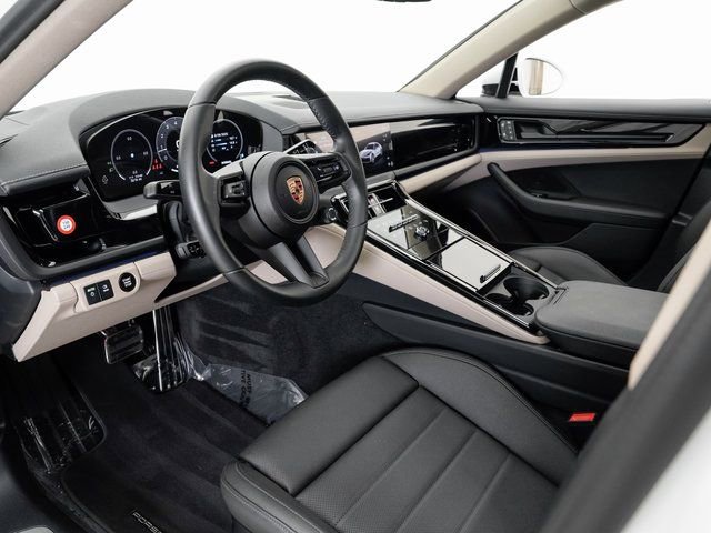 Certified 2024 Porsche Panamera 4 image 4