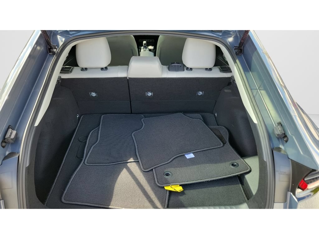 Certified 2026 Toyota Prius XLE FWD image 9