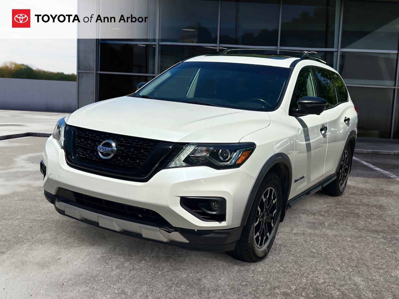Used 2020 Nissan Pathfinder SL AWD/4WD image 2