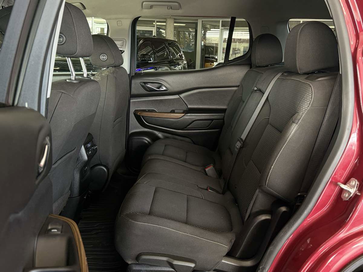 Used 2020 GMC Acadia SLE image 24