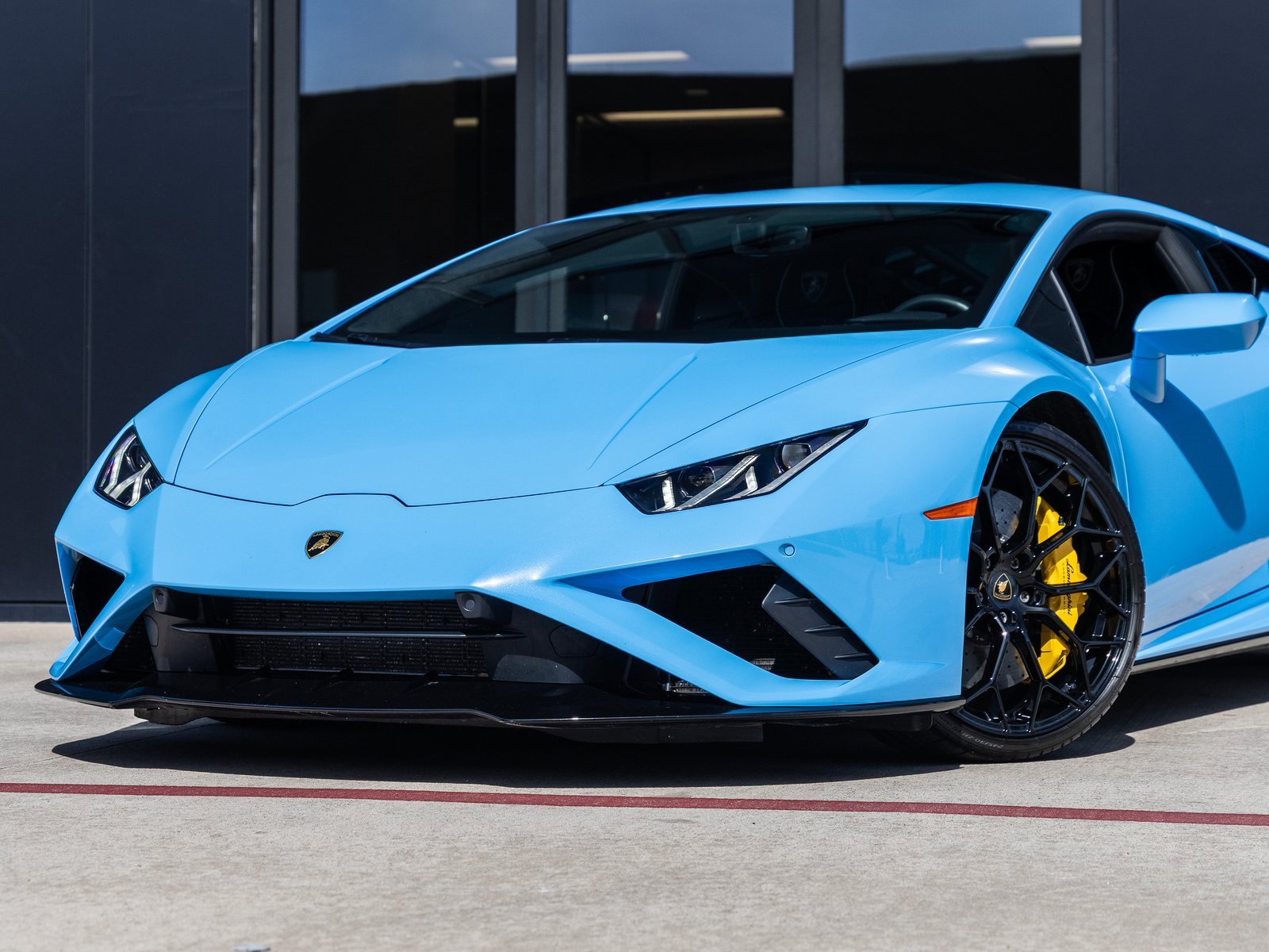 Used 2023 Lamborghini Huracan EVO image 3