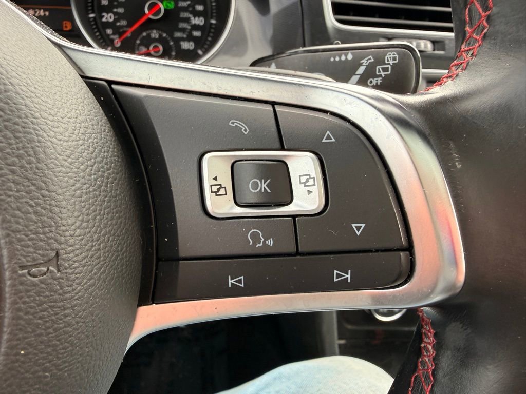 Used 2016 Volkswagen GTI SE image 41