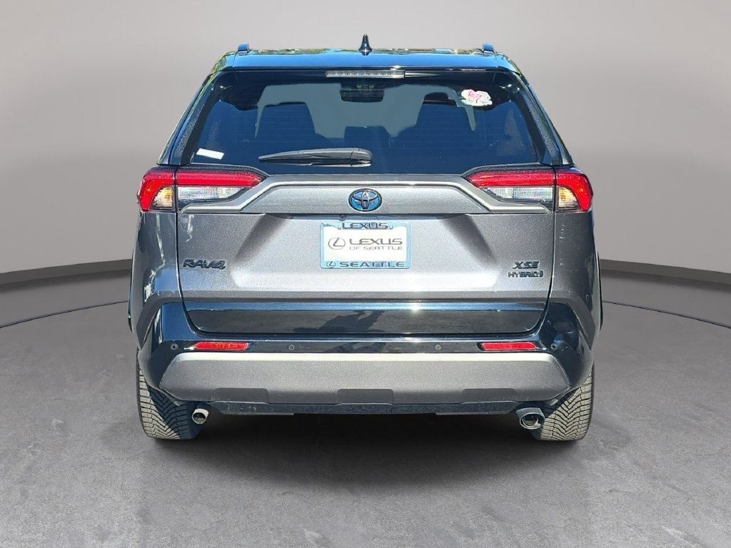 Used 2021 Toyota RAV4 XSE AWD/4WD image 7