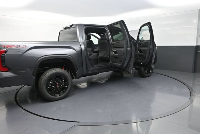 Used 2025 Toyota Tundra Limited w/ TRD Off-Road Package AWD/4WD image 44