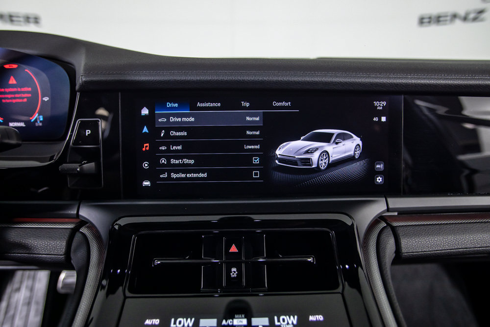 Used 2024 Porsche Panamera image 33