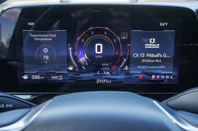 Used 2025 Chevrolet Suburban Z71 AWD/4WD image 19