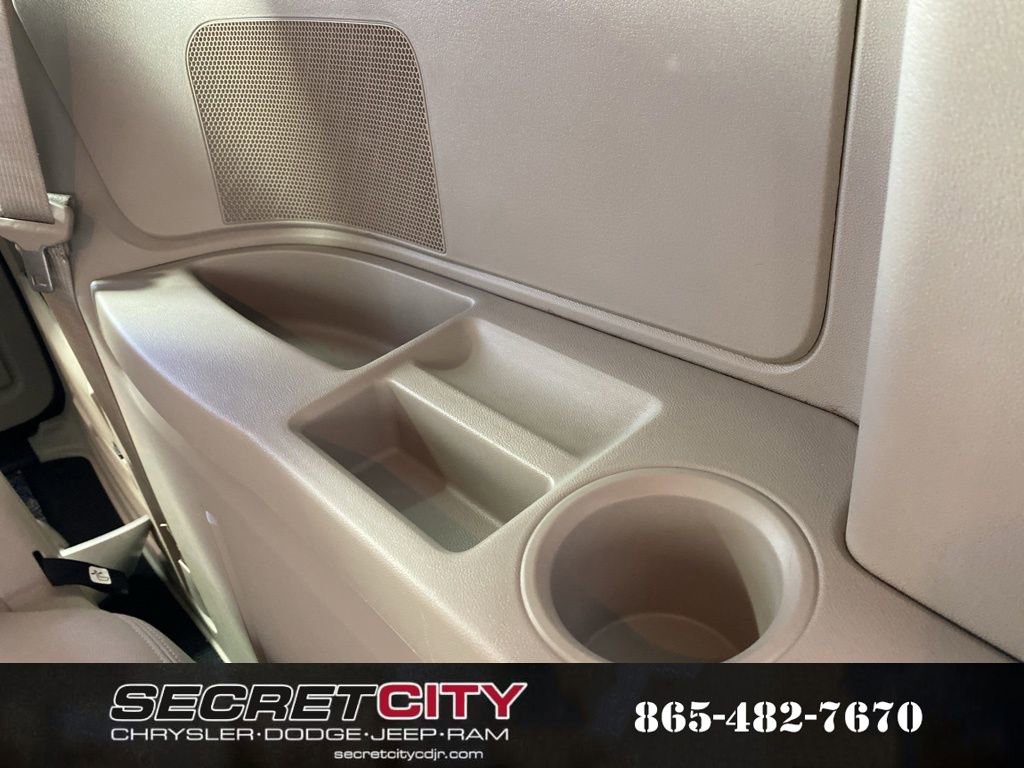 Used 2014 Dodge Grand Caravan SXT image 25
