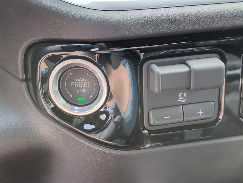 New 2026 Chevrolet Silverado 1500 High Country w/ LPO, Dark Essentials Package image 19