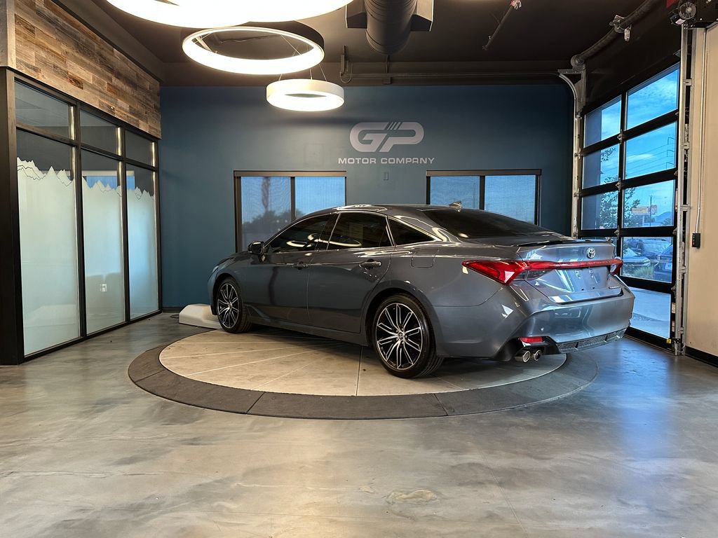 Used 2019 Toyota Avalon Touring w/ Advanced Safety Package FWD image 5