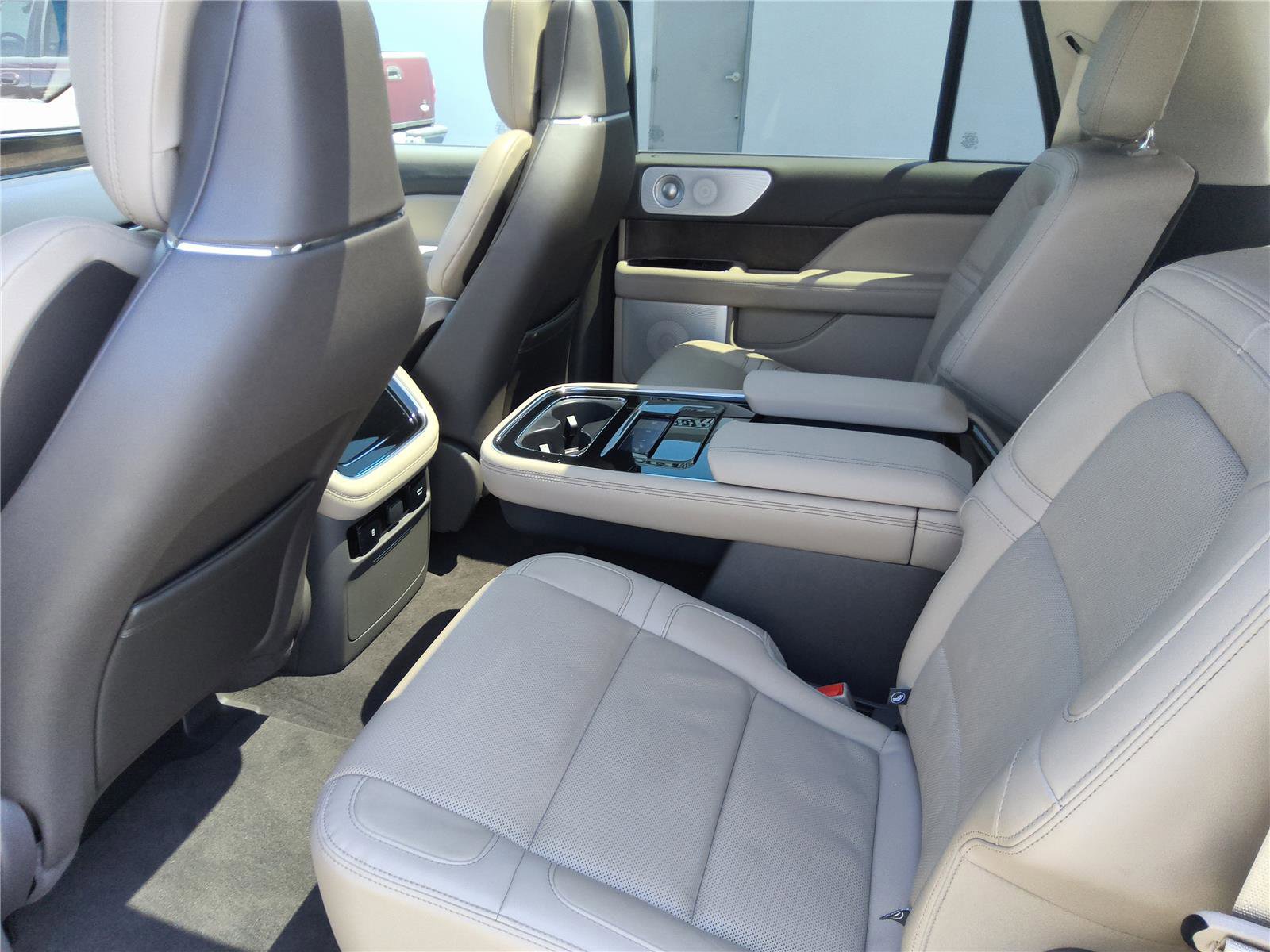 Used 2024 Lincoln Navigator L Reserve AWD/4WD image 18