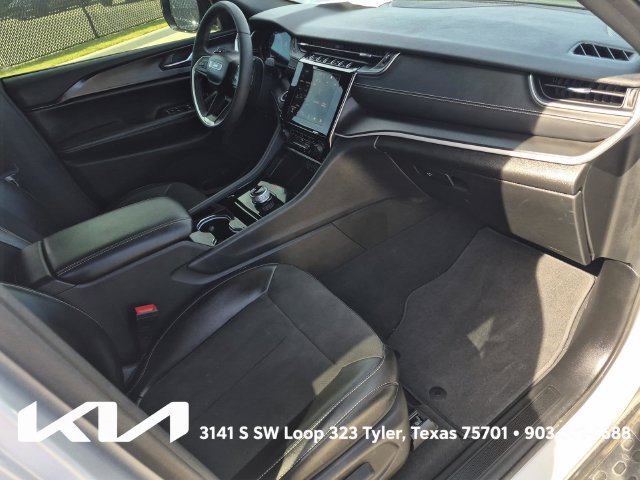 Used 2023 Jeep Grand Cherokee L Laredo AWD/4WD image 12