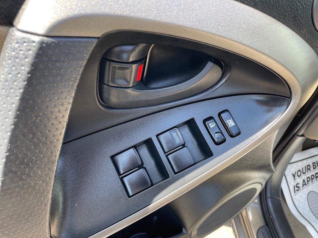 Used 2012 Toyota RAV4 4WD w/ Value Pkg image 10