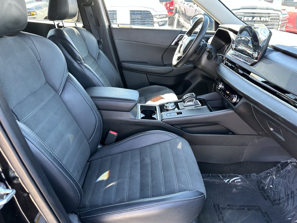 Used 2024 Mitsubishi Outlander SE AWD/4WD image 17