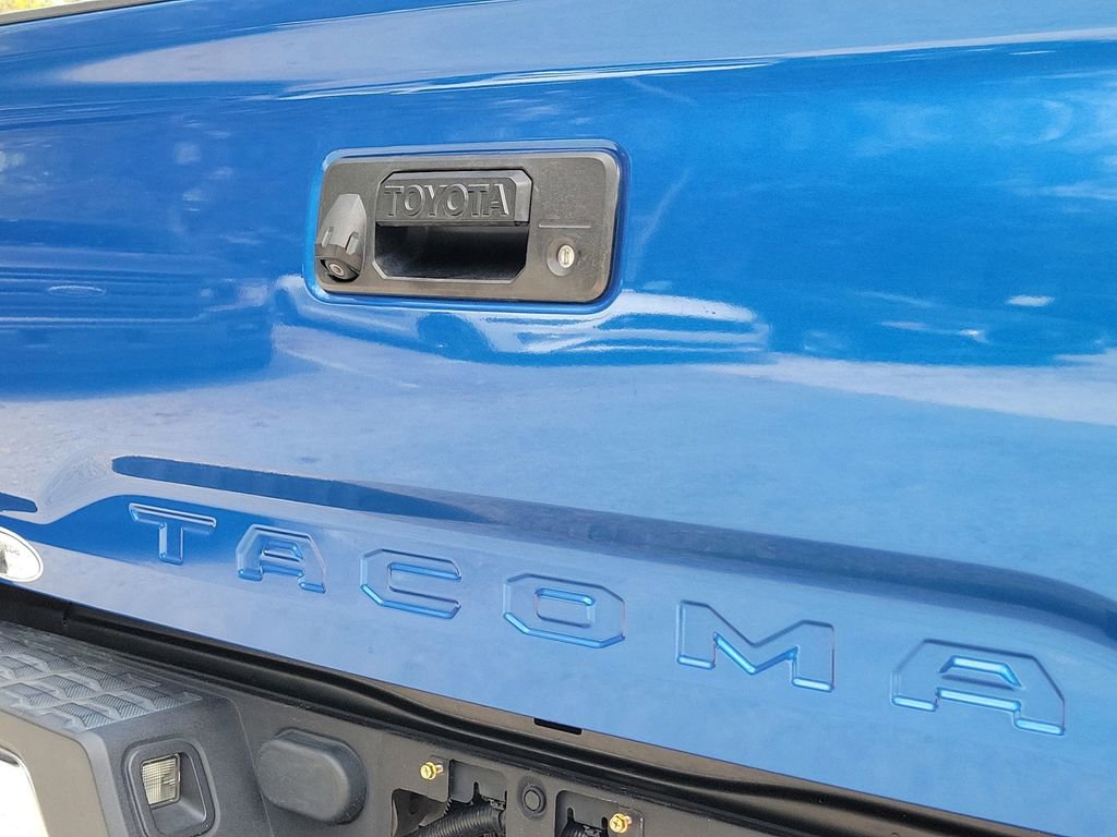 Used 2017 Toyota Tacoma SR5 image 11