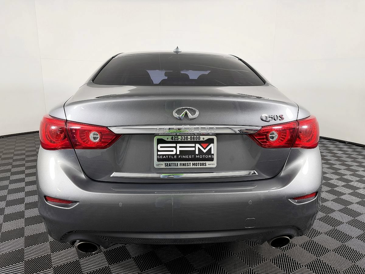 Used 2015 INFINITI Q50 w/ Deluxe Touring Package RWD image 9