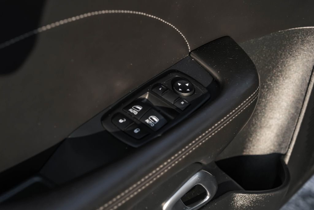 Used 2018 Dodge Challenger R/T Plus image 40