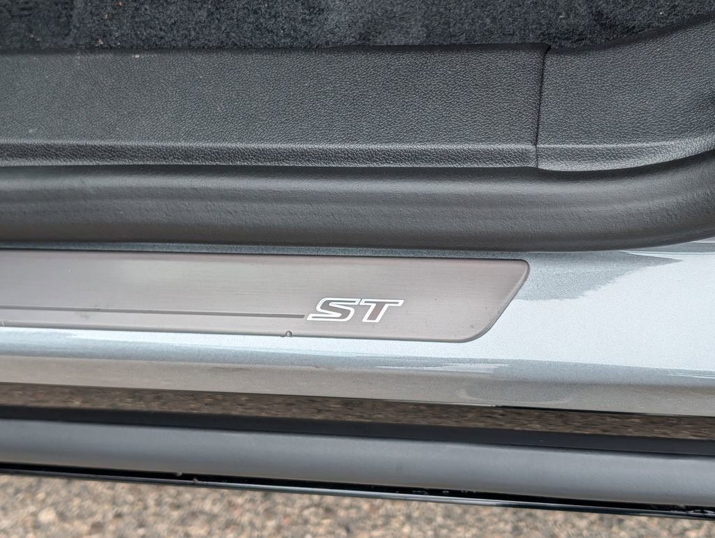 New 2026 Buick Enclave Sport Touring w/ Power Package image 14