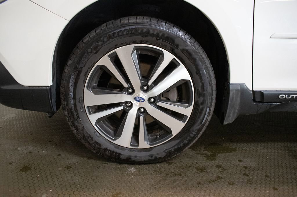 Used 2019 Subaru Outback 2.5i Limited AWD/4WD image 9