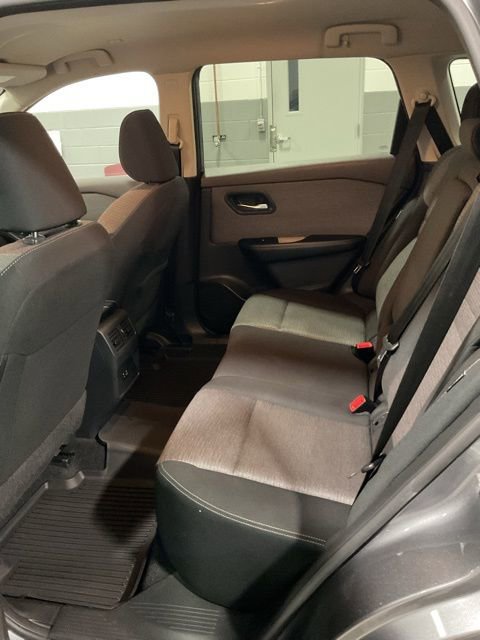 Used 2023 Nissan Rogue SV image 18