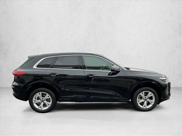 Certified 2025 Audi Q5 Premium w/ Convenience Package image 4