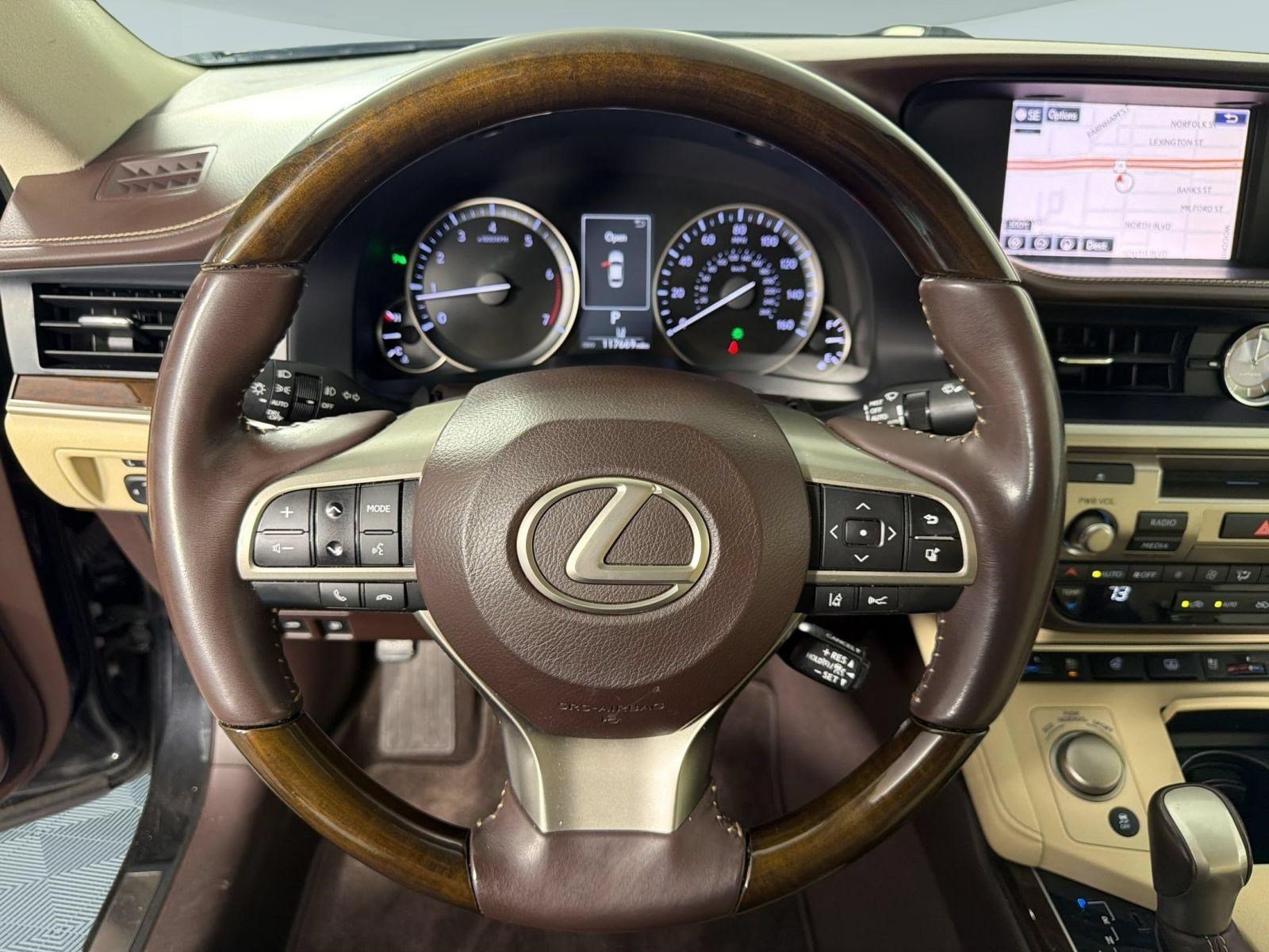 Used 2016 Lexus ES 350 w/ Luxury Package w/Wood Trim FWD image 11