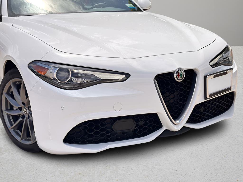 Used 2022 Alfa Romeo Giulia Ti AWD/4WD image 23