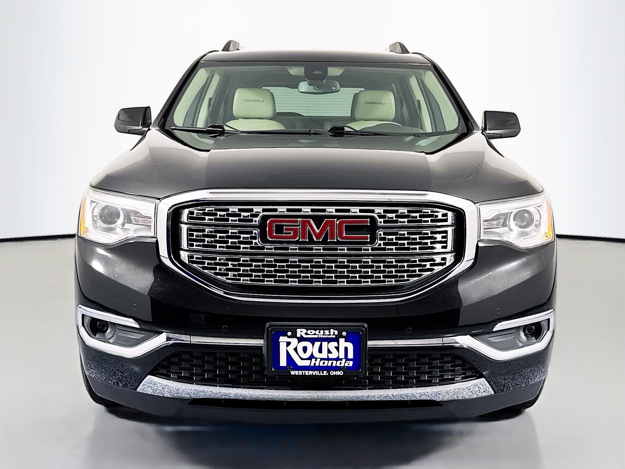 Used 2018 GMC Acadia Denali image 2