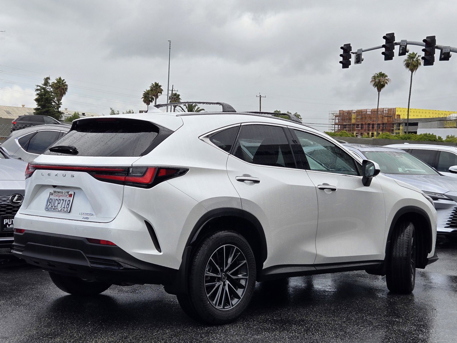 Certified 2025 Lexus NX 350h AWD w/ Accessory Package (2T) image 4