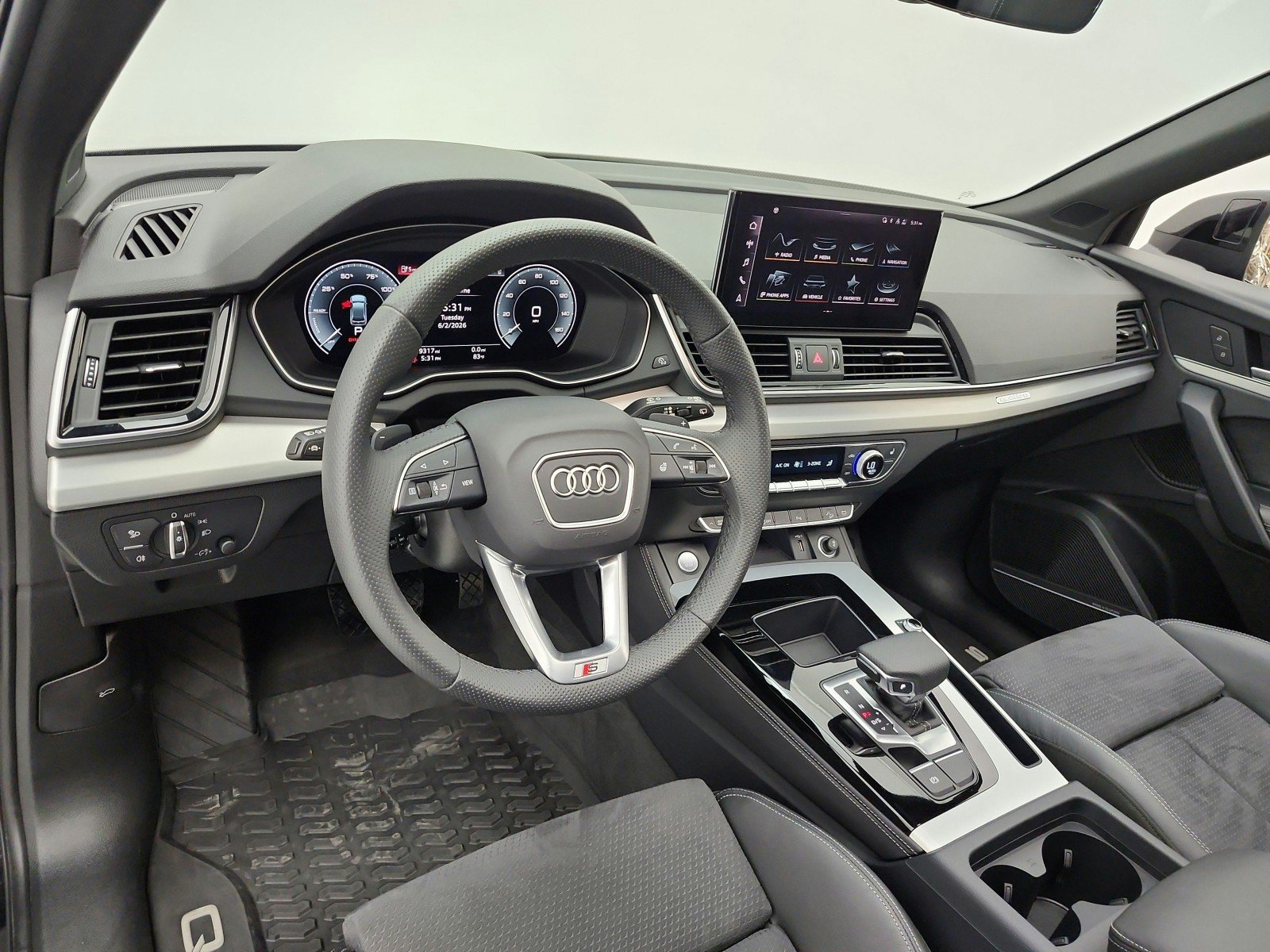 Used 2024 Audi Q5 e Premium Plus w/ Premium Plus Package AWD/4WD image 9