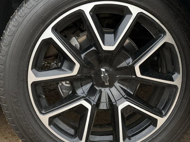 Used 2024 Chevrolet Suburban RST image 10