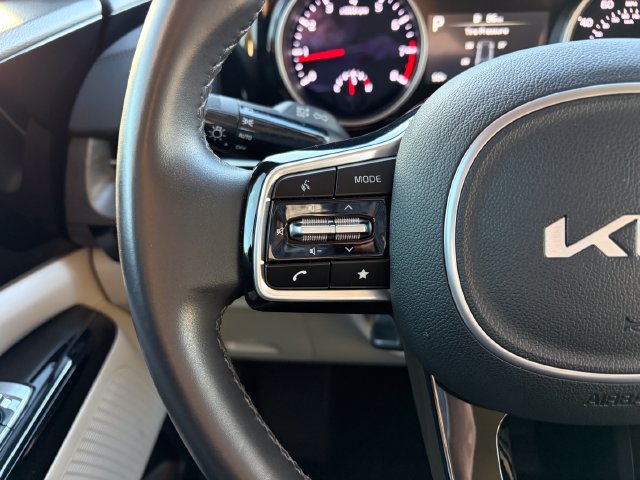 Certified 2024 Kia Carnival EX FWD image 18