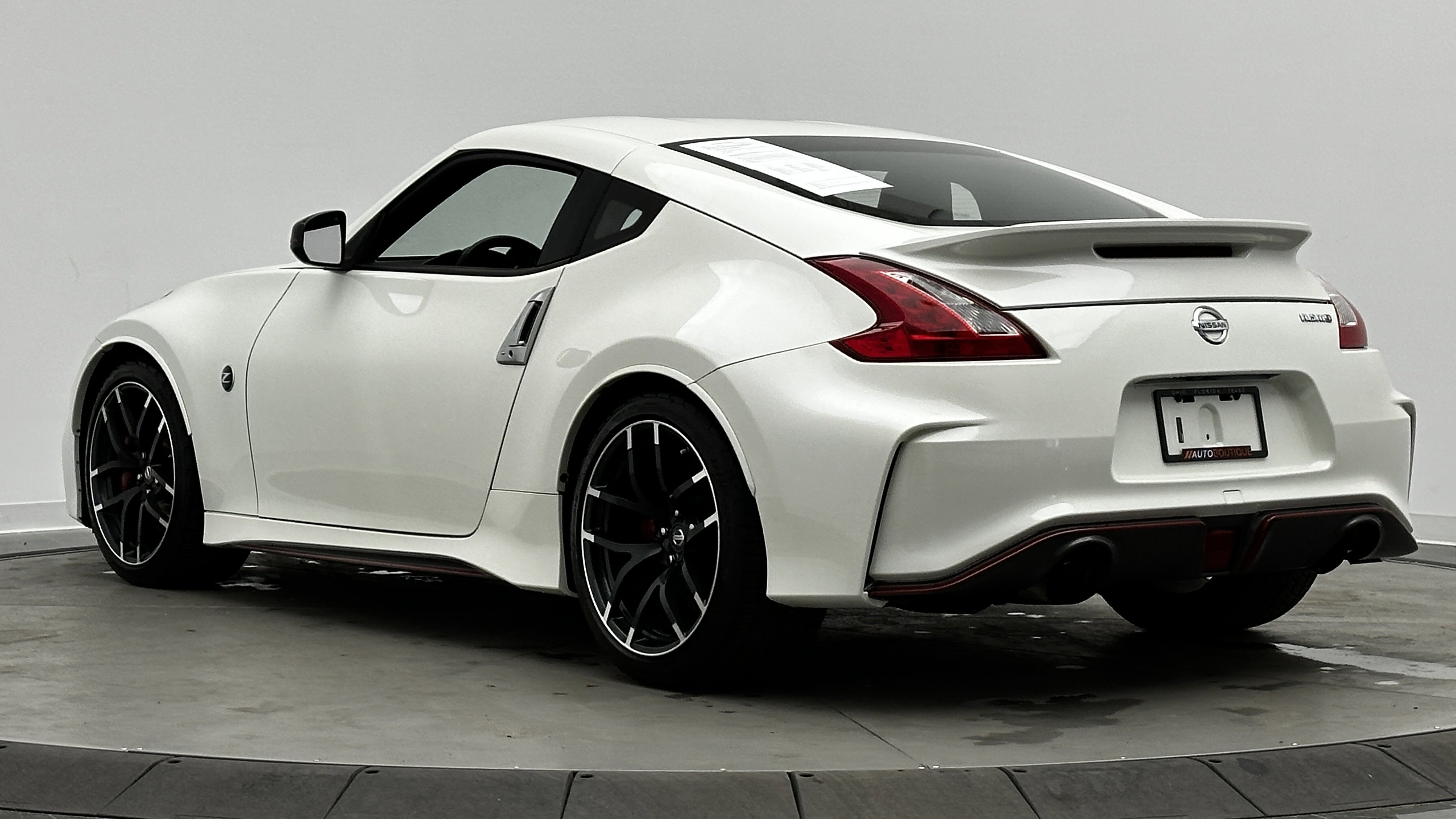 Used 2017 Nissan 370Z NISMO image 6