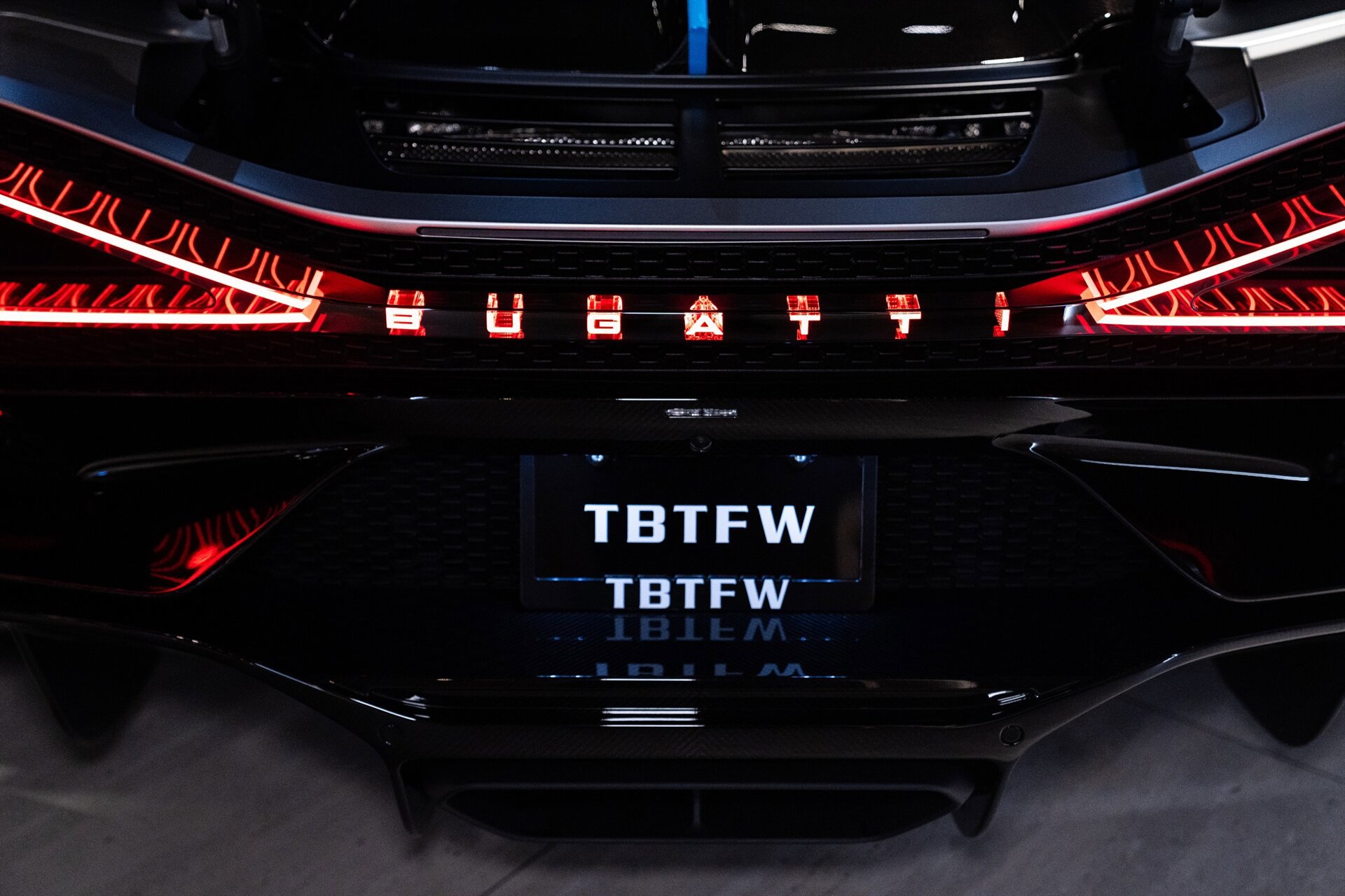 Used 2025 Bugatti Mistral AWD/4WD image 32