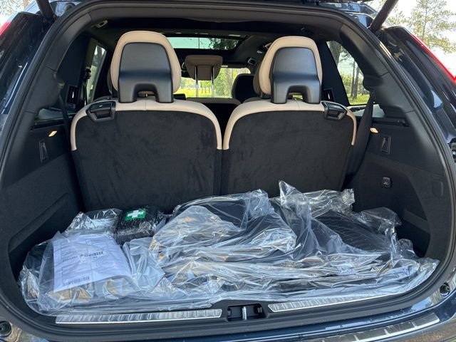 New 2026 Volvo XC90 B6 Plus w/ Protection Package Premier AWD/4WD image 18