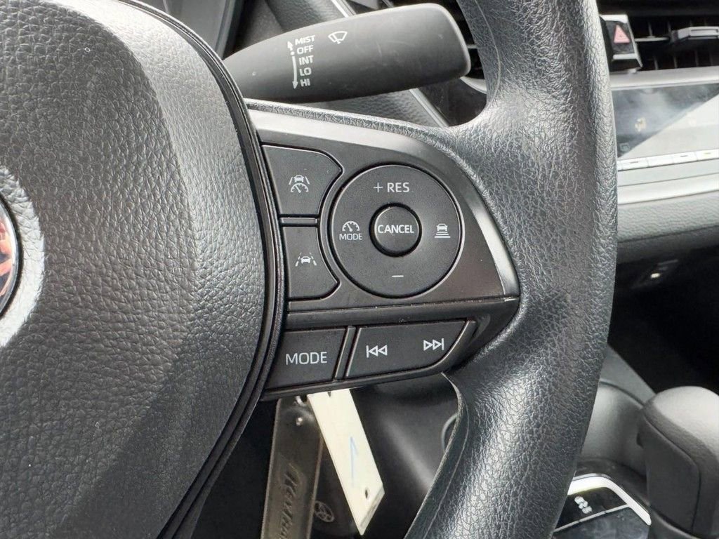 Certified 2025 Toyota Corolla LE image 20