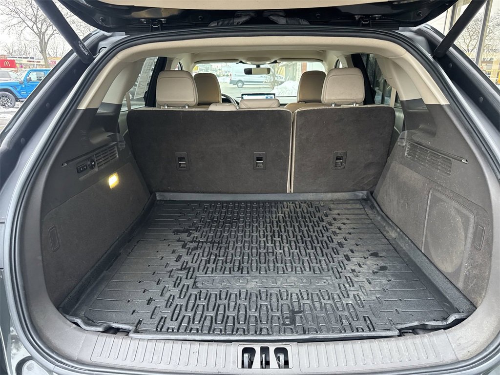 Certified 2022 Lincoln Nautilus FWD w/ Premium Package image 21