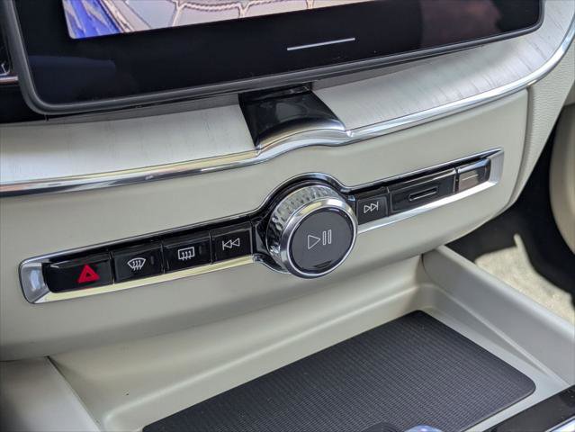 New 2026 Volvo XC60 B5 Ultra w/ Protection Package Premier image 8