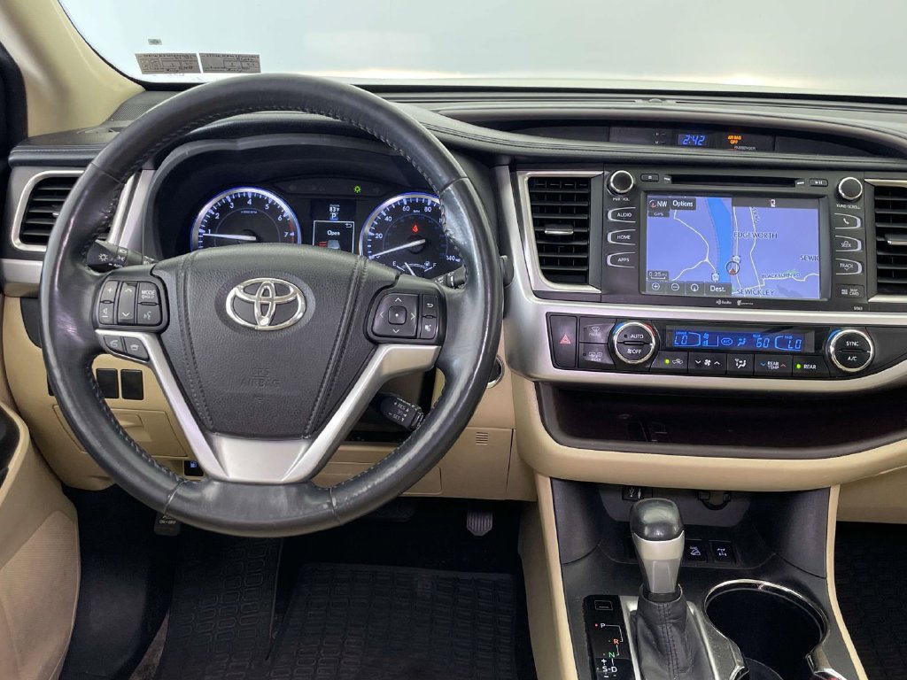 Used 2015 Toyota Highlander XLE AWD/4WD image 23
