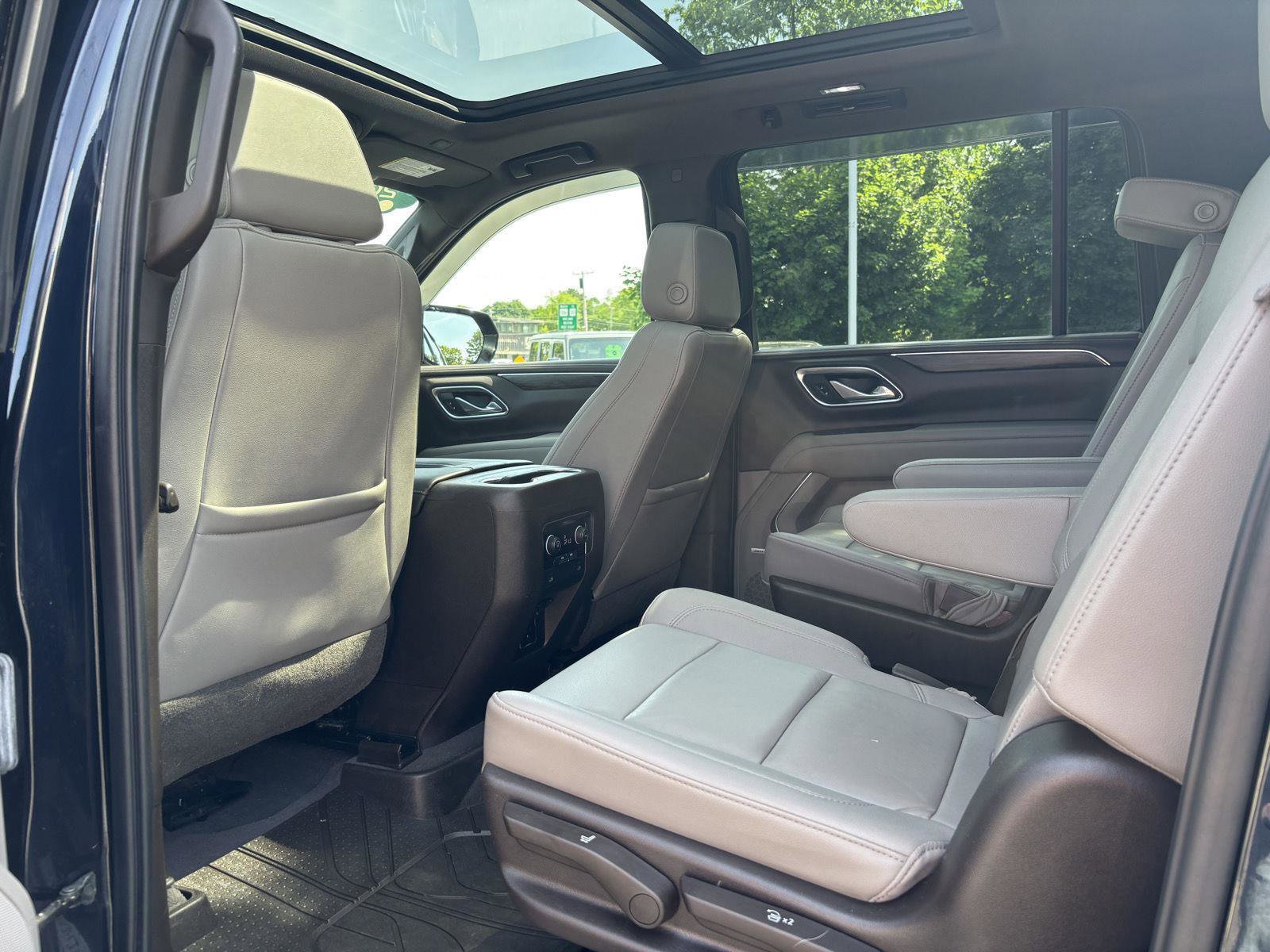 Used 2021 Chevrolet Suburban LT AWD/4WD image 9
