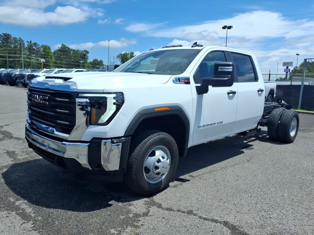 New 2026 GMC Sierra 3500 Pro w/ Convenience Package AWD/4WD image 7